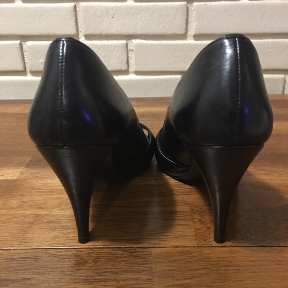 Gianni Bini Black Leather Open Toe Heels Size 10 - Picture 4 of 5